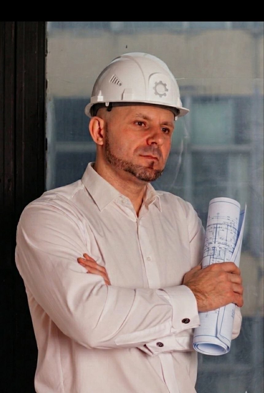 Alex, założyciel World of Houses — budowniczy z ponad 20-letnim doświadczeniem